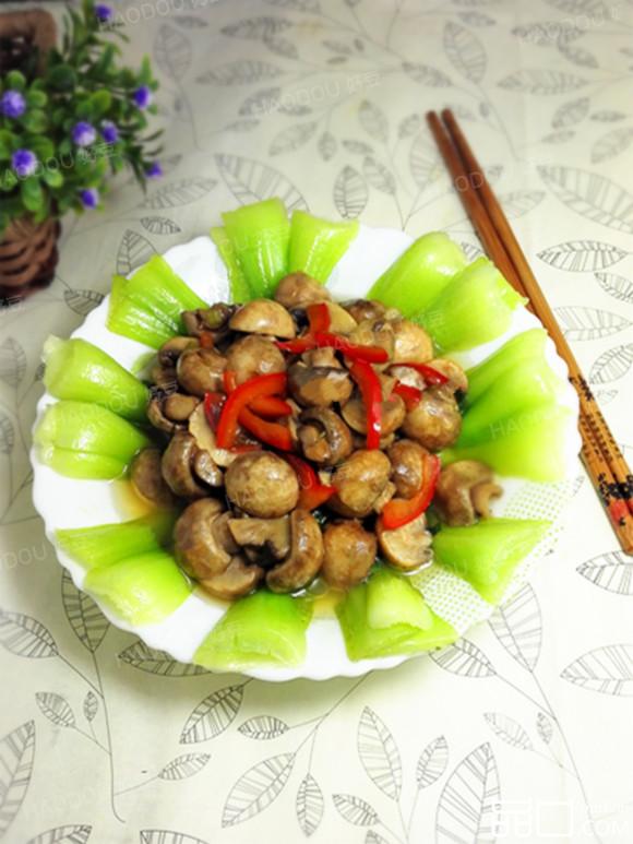 白蘑菇扒油菜
