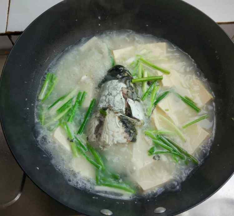 鱼头豆腐汤步骤7