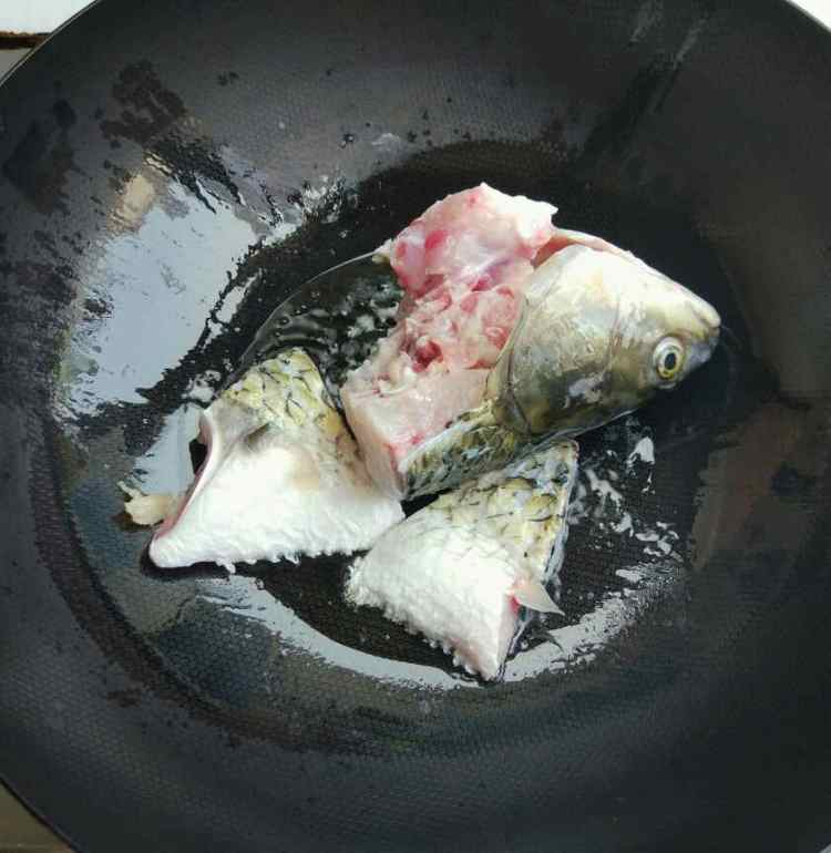 鱼头豆腐汤步骤4
