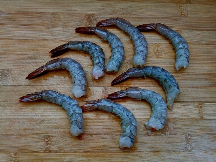 鲜虾酿西葫芦盅步骤2