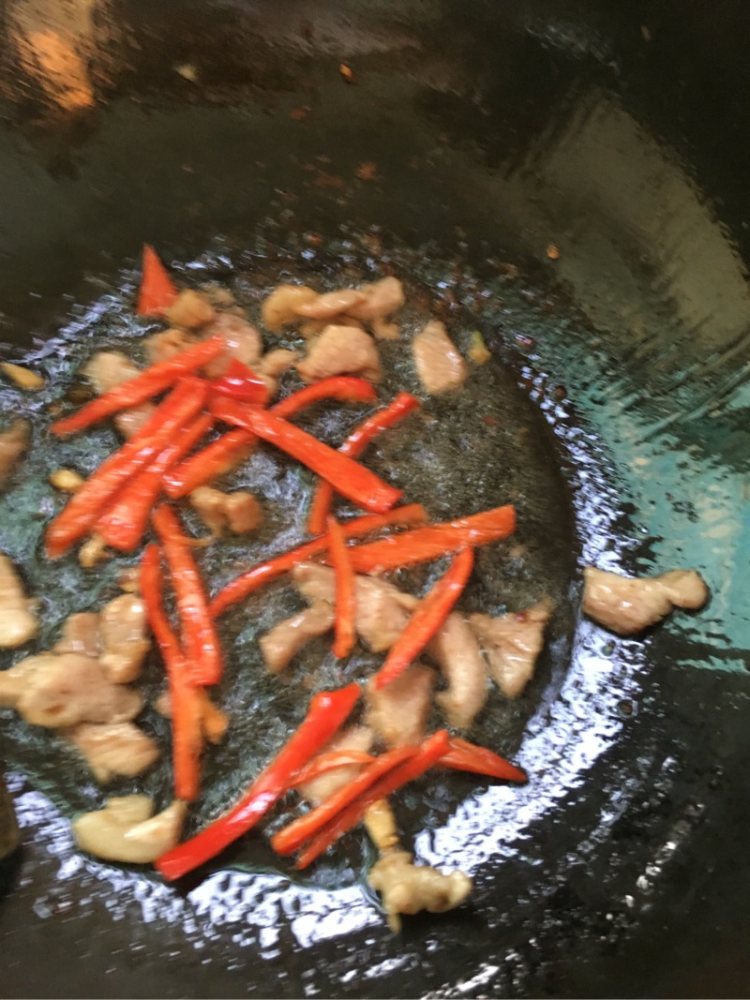 韭菜香干炒肉步骤6