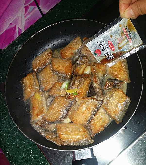 日式沙拉汁焗带鱼步骤9