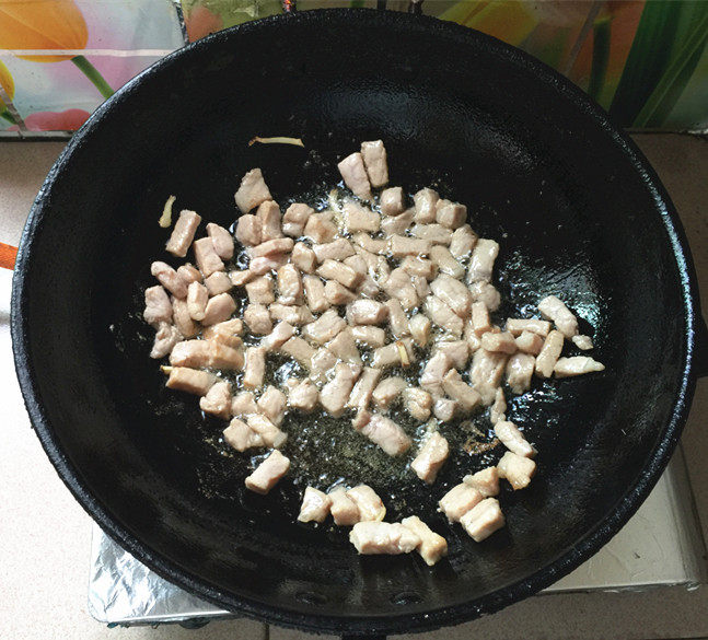 蚕豆玉米炒肉丁步骤9