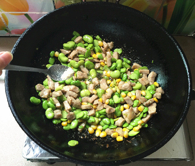 蚕豆玉米炒肉丁步骤13