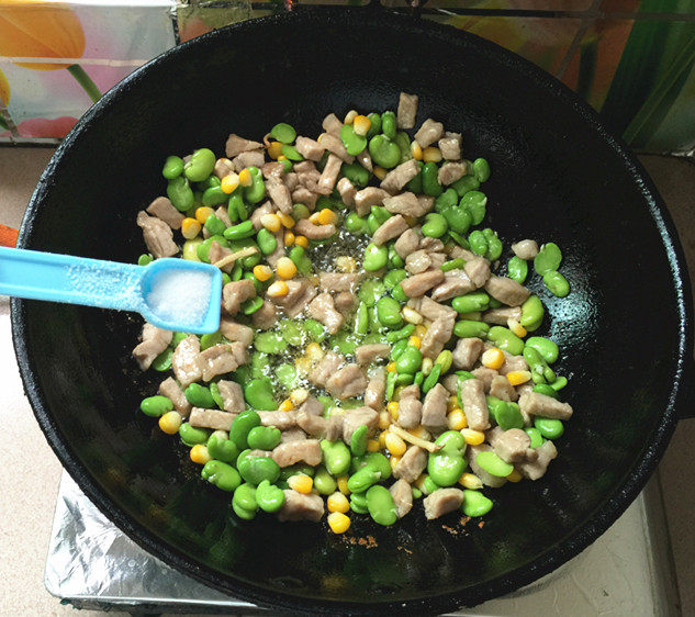 蚕豆玉米炒肉丁步骤12