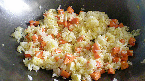 油条鸡蛋炒米饭步骤6
