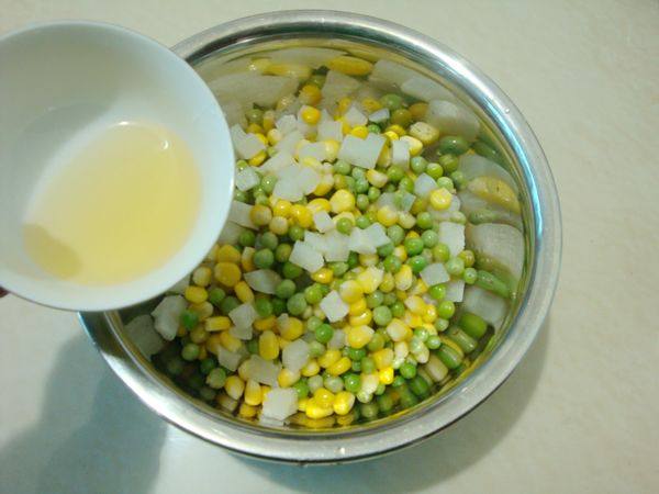 玉米沙拉步骤8