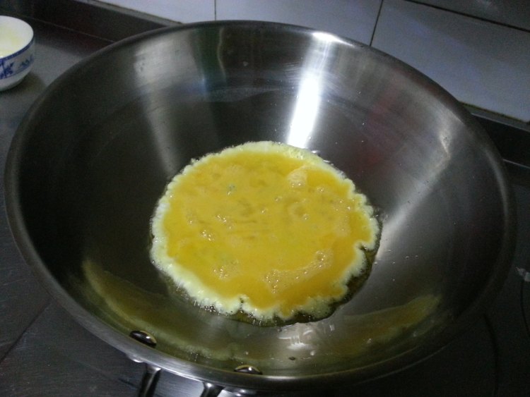 尖椒炒鸡蛋步骤2