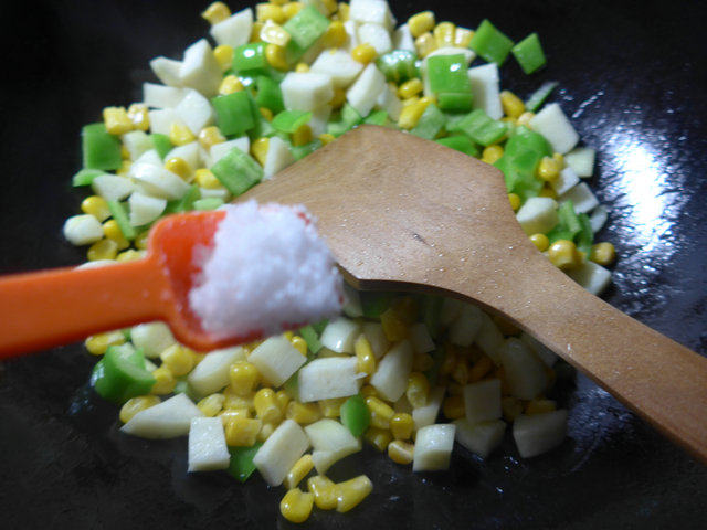 尖椒茭白炒玉米粒步骤10