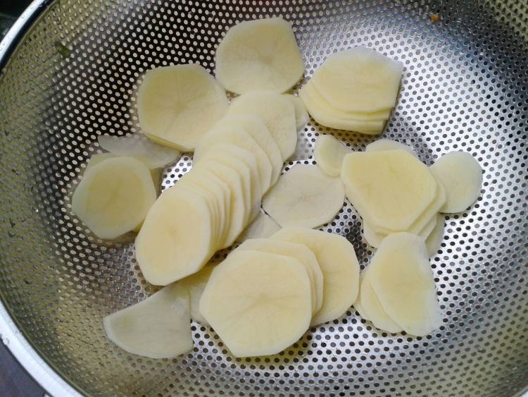 【手工美食】孜然土豆步骤1