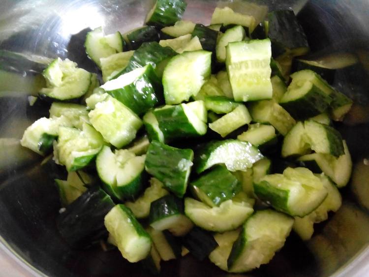 黄瓜拌烤麸步骤3