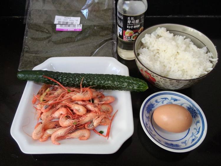 河虾黄瓜寿司步骤1