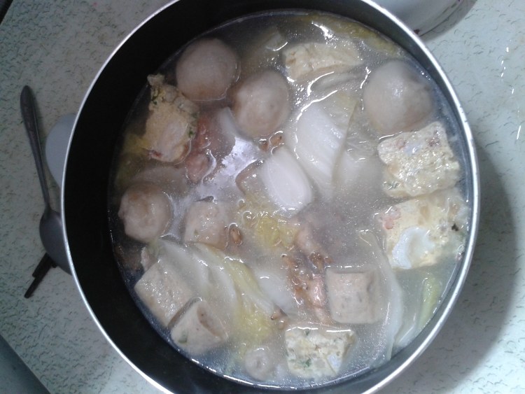 白菜鱼丸煮蚬汤步骤5