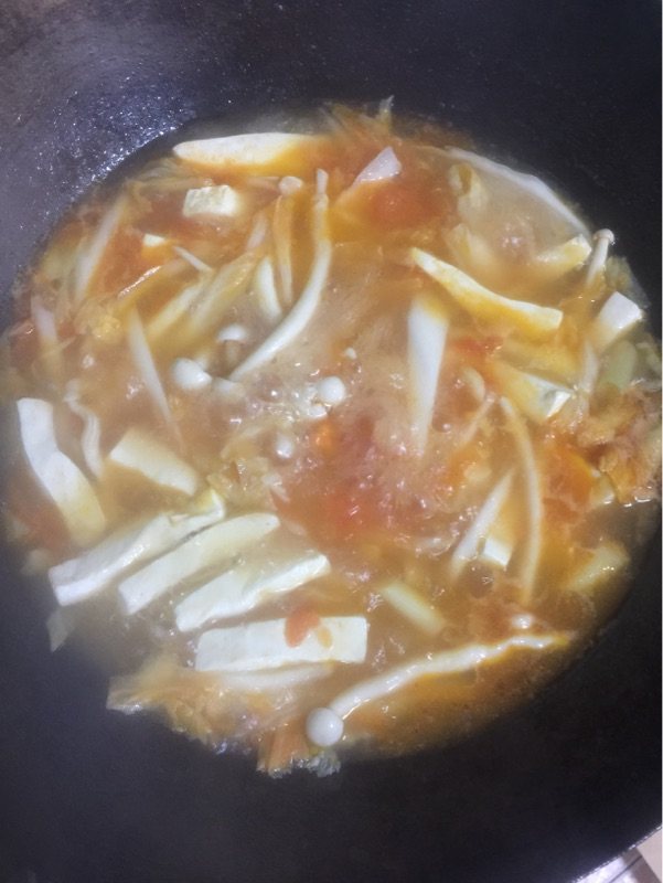 西红柿白菜豆腐汤步骤8