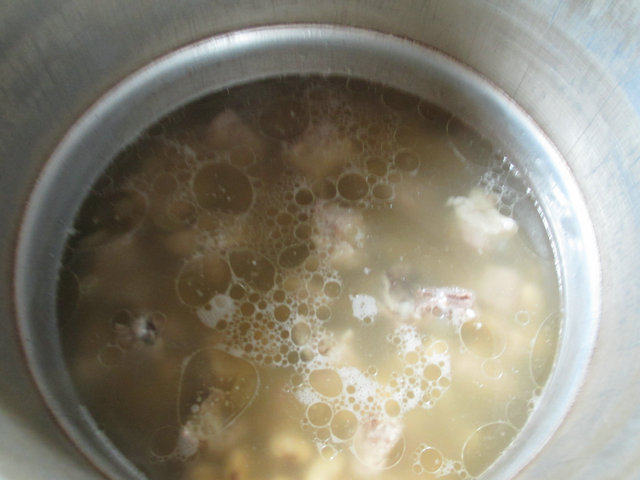 黄豆排骨汤步骤9