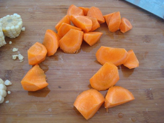 排骨玉米胡萝卜汤步骤7