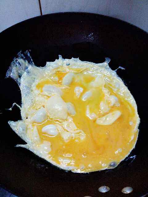 姜酒鸡蛋汤步骤2
