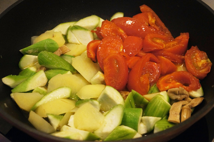 丝瓜番茄土豆营养汤步骤8