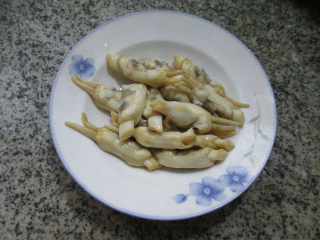 咸肉秀珍菇蛏子汤步骤4