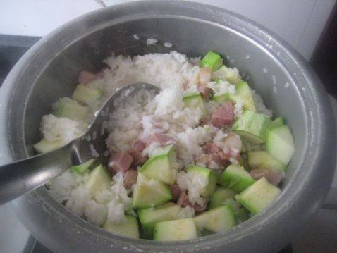 咸肉西葫芦米饭步骤9