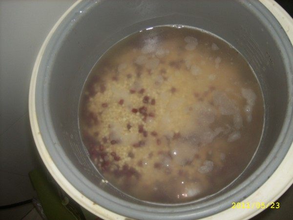 高粱米红豆饭步骤4