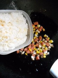 鲜蘑玉米饭步骤6