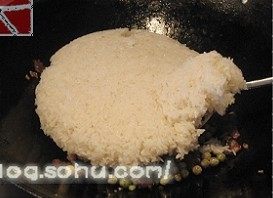 腊味炒糯米饭步骤3