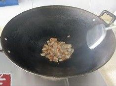 蒸腊味糯米饭步骤2
