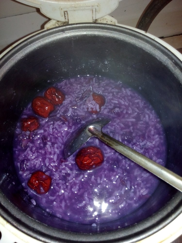 紫薯红枣糯米粥步骤7
