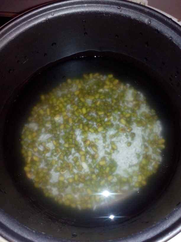 绿豆大米粥步骤3
