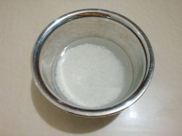 银耳百合粳米粥步骤2