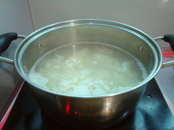 银耳百合粳米粥步骤6