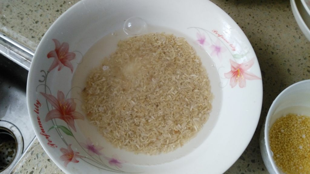 糙米小米粥步骤4