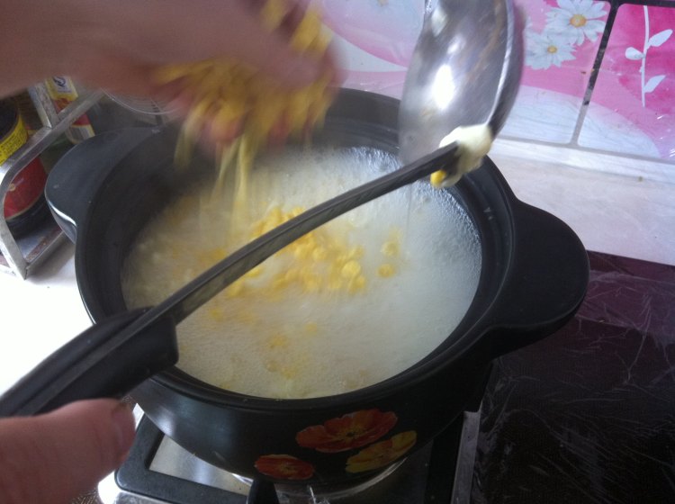 玉米羹鸡蛋汤步骤5
