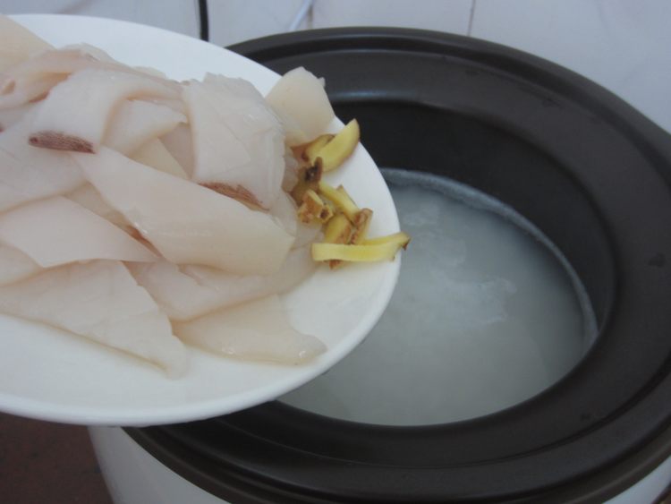 芹菜海鲜砂锅粥步骤8