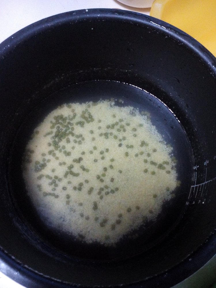 小米绿豆粥步骤3