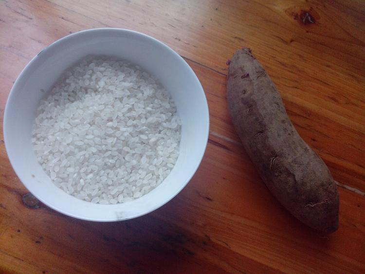 紫薯米粥步骤1