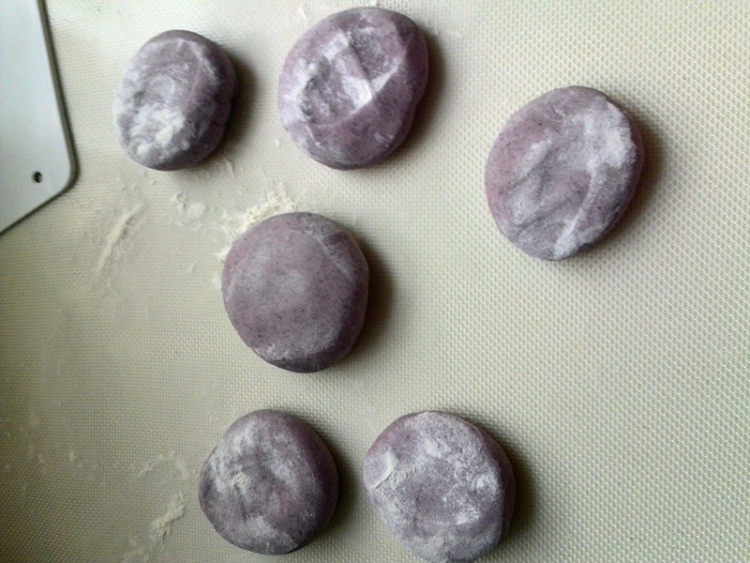 紫米青椒肉丁包子步骤7