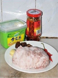 香菇猪肉酱步骤1