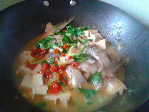 剁椒煮鱼头豆腐步骤11