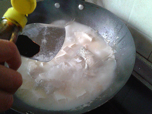 剁椒煮鱼头豆腐步骤10