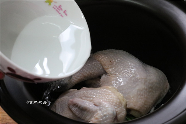 姜葱砂锅鸡步骤7