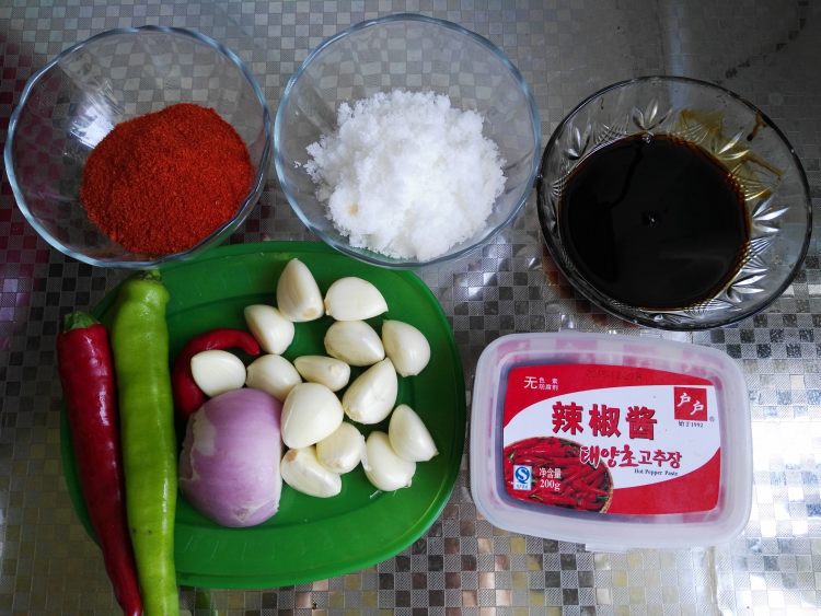 韩国苏子叶泡菜步骤1