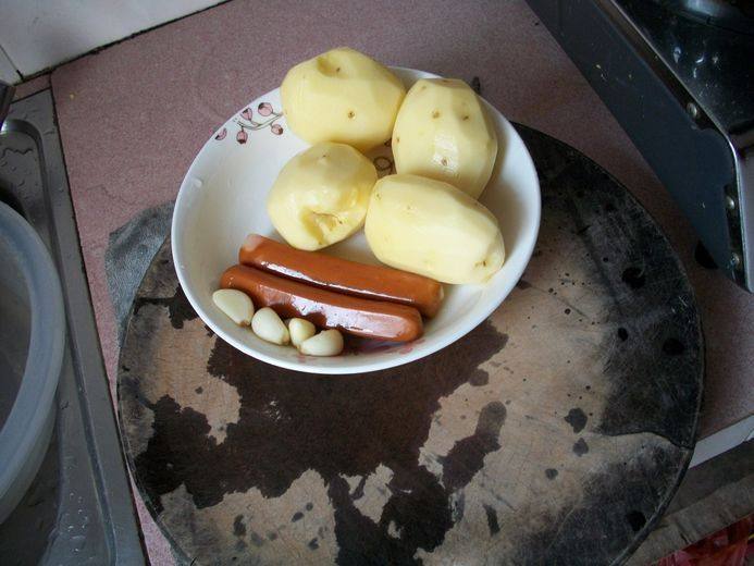 蒜香土豆片步骤1
