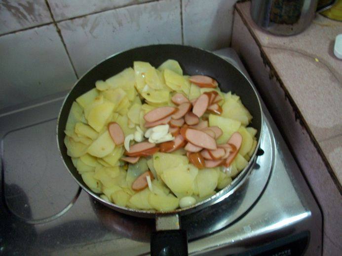 蒜香土豆片步骤5