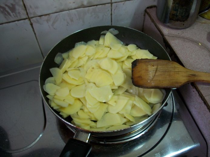 蒜香土豆片步骤4