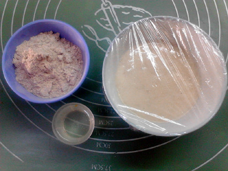 天然酵种粗黑麦面包步骤1