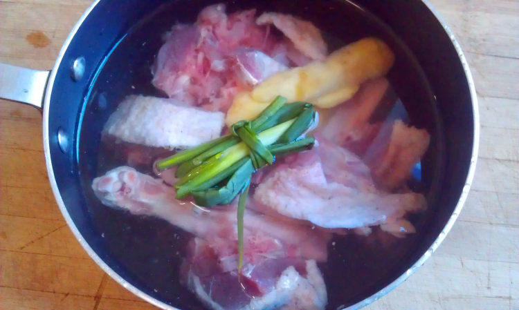 莲子薏米土鸭汤步骤2