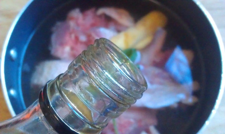 莲子薏米土鸭汤步骤3