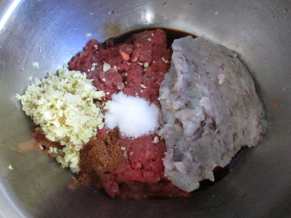 鲜虾牛肉馄饨步骤3